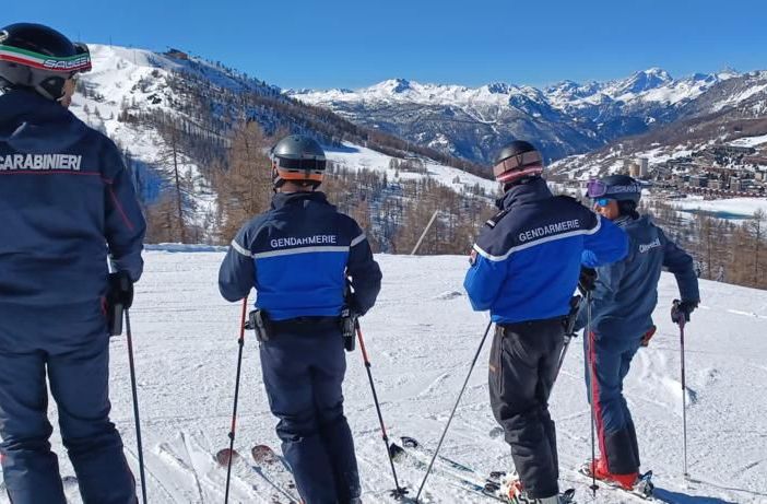 Carabinieri-Gendarmeria sulle piste da sci