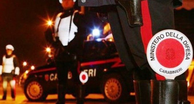 Collegno, sente rumori nella casa del vicino in ferie e chiama i Carabinieri: arrestati tre stranieri