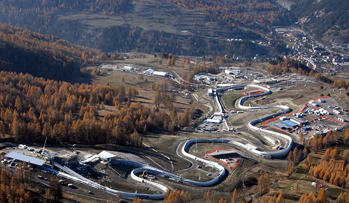 Olimpiadi 2026, Cesana è fuori dai giochi: il Cio punta su St. Moritz, Salvini rilancia Cortina
