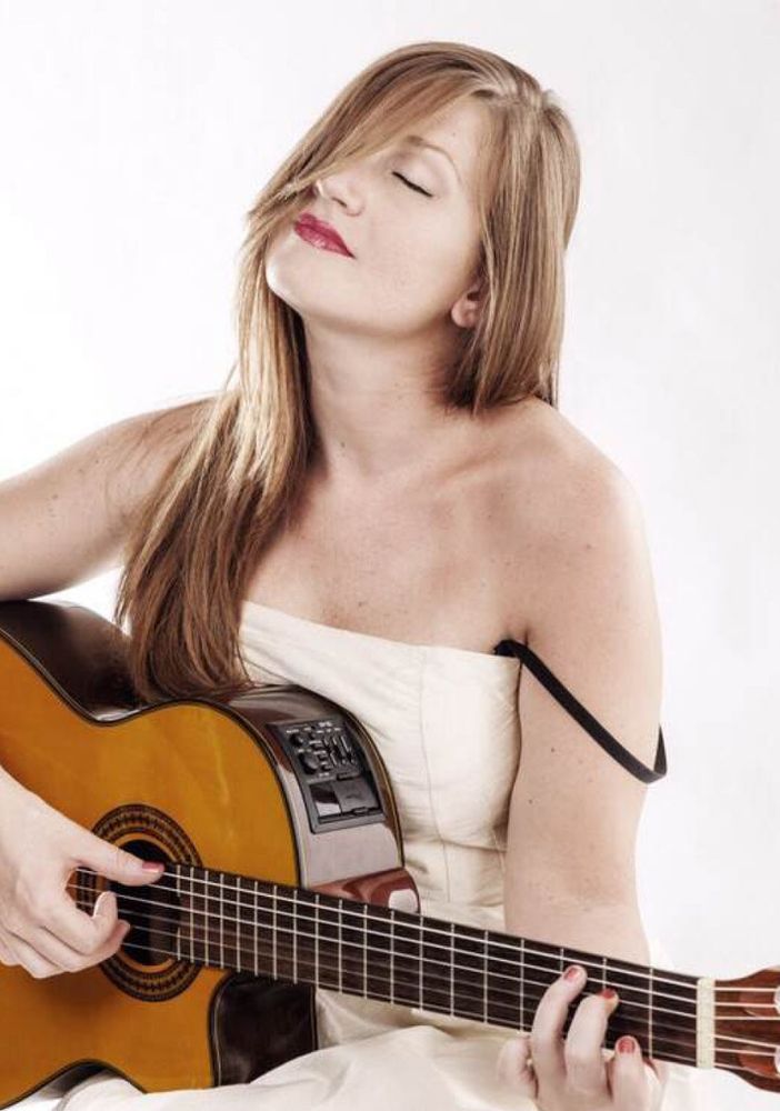 Sabato 25 marzo Chiara Raggi in concerto a Torino