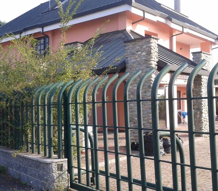 Il Prefetto a Chivasso in visita ai 12 profughi ospitati nella villa confiscata all'usura