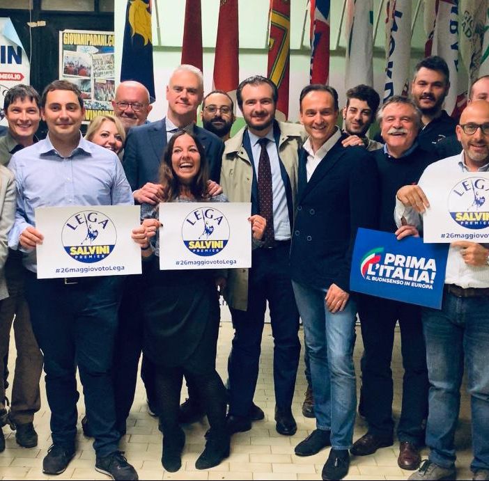 Cirio festeggiato presso la sede torinese della Lega