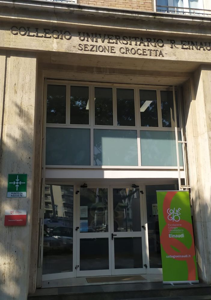 Il collegio universitario all'angolo tra corso Lione e via Braccini