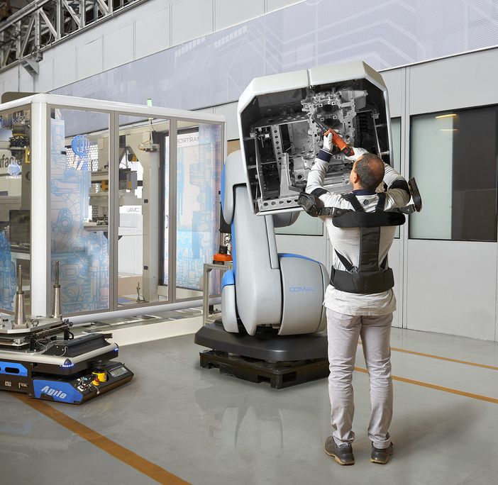 Le &quot;corazze&quot; da lavoro entrano nell'orbita di Comau-Fca