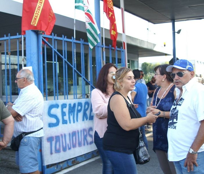 Comital, la cassa integrazione è ferma al palo: l'ira dei sindacati. E dopo Hag, per Di Maio si profila una doppia sconfitta
