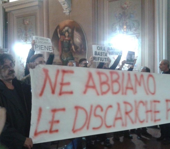 La discarica infiamma il Consiglio comunale di Chivasso