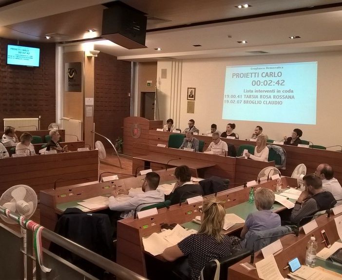 Le Olimpiadi spaccano la maggioranza, assenti molti consiglieri del M5S: la minoranza fa saltare il consiglio