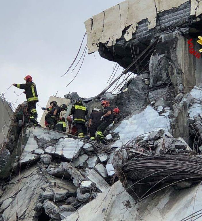 Crollo Genova, anche i Vigili del Fuoco torinesi in prima linea: 40 sul posto per aiutare nei soccorsi