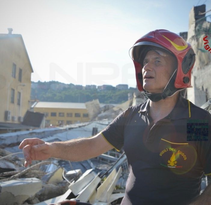 Crollo ponte, il &quot;day after&quot; di Genova, tra polemiche e cordoglio. Pochi disagi per il rientro dei torinesi, dirottati su Savona (VIDEO)