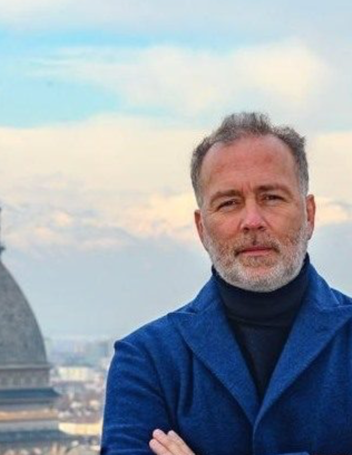 Paolo Damilano davanti alla Mole Antonelliana