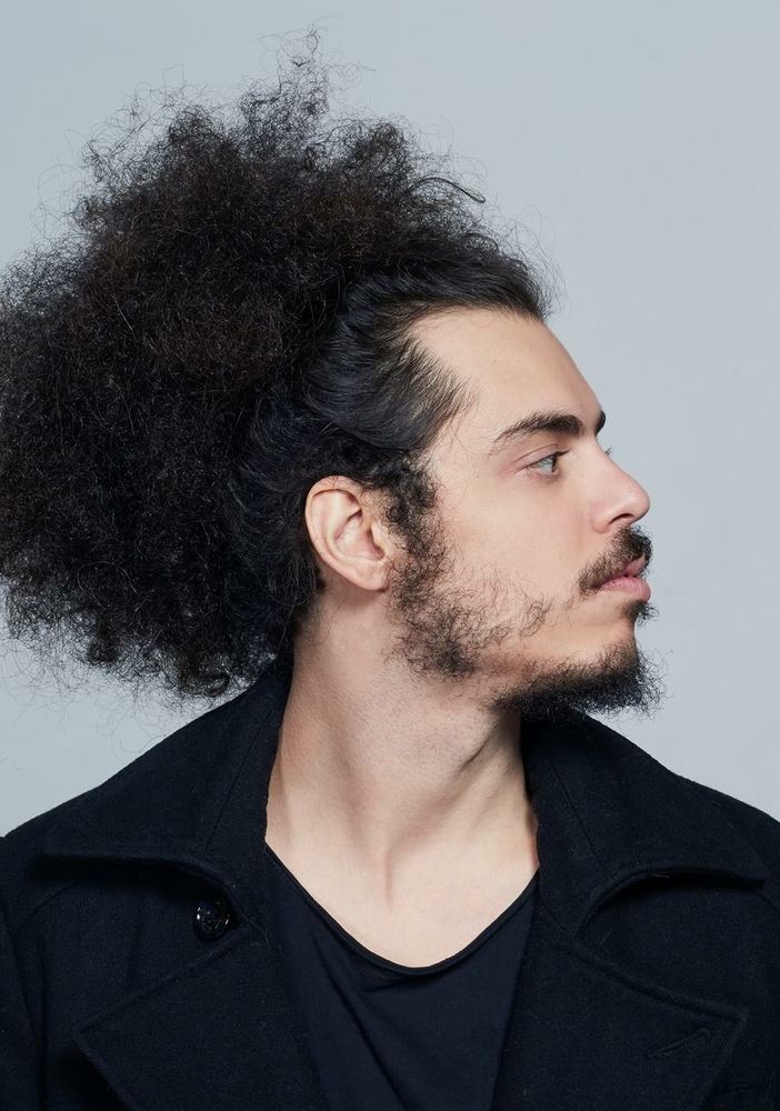 Giornata conclusiva di Maze con il concerto di Davide Shorty, questa sera al Jazz Club