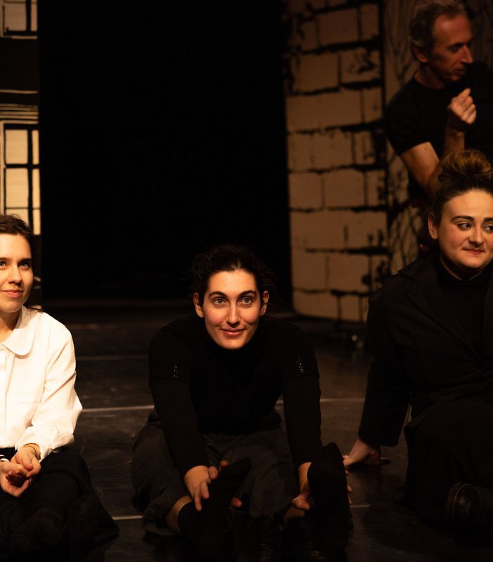 Al Teatro Marchesa un'installazione artistica &quot;dialoga&quot; con lo spettacolo sulle Antenate per &quot;La Città delle Donne&quot;