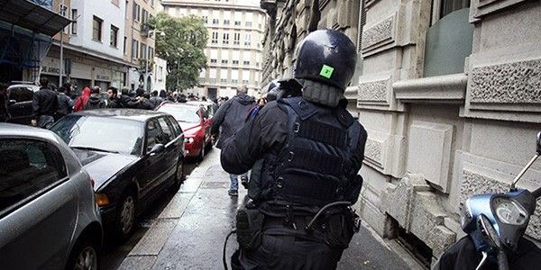 Leader Casapound a Torino: perquisizioni nella abitazioni di militanti di estrema destra e centri sociali