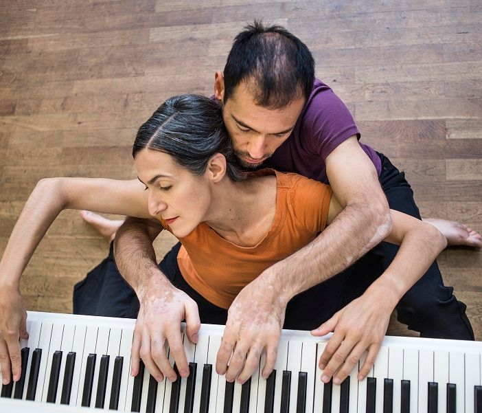 Va in scena “Duo con piano”, spettacolo inserito nel cartellone del Cirko Vertigo di Grugliasco [FOTO]