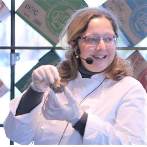 Eleonora Matarrese, la cuoca selvatica al Festival Nazionale “Cucina coi Fiori” di Alassio