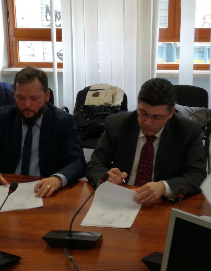 Ora c'è la firma anche sul congelamento dei licenziamenti fino a fine anno. Embraco: adesso la partita è sul futuro