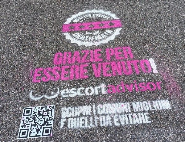 Escort in Piemonte: graffiti per strada segnalano la qualità degli incontri nei Comuni