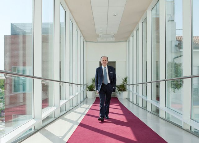 Primo intervento al mondo di asportazione di un tumore maligno effettuato da un robot chirurgico. Ettore Sansavini (GVM Care &amp; Research): &quot;Gli sviluppi nel settore healthcare sono già realtà&quot;