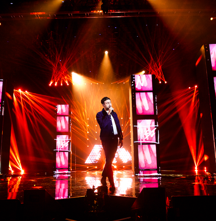Tra X Factor e &quot;stanchezza&quot;, il talento di Comete arriva a brillare nel cielo di Torino