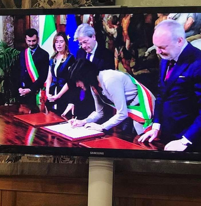 Appendino sigla il bando periferie col Governo: a Torino in arrivo 18 milioni