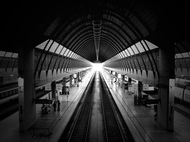 Investimento mortale lungo la linea ferroviaria Torino-Savona: circolazione interrotta