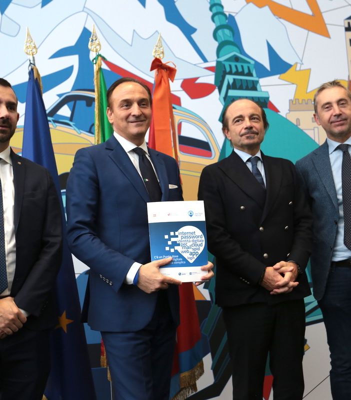Piemonte in soccorso ai boomers (e non solo): in 6 mesi avvicinati 10mila cittadini al digitale