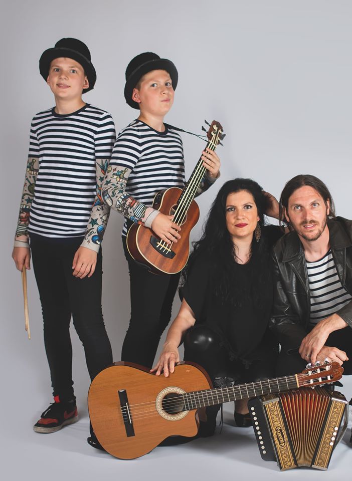 A Oulx di scena il teatro di strada e un concerto a impatto zero (pedalando su due ruote)