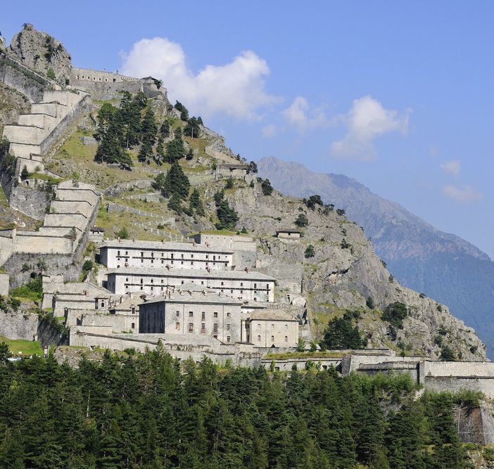 Forte di Fenestrelle: alla scoperta della “Grande Muraglia” italiana tra fascino architettonico e ombre storiche