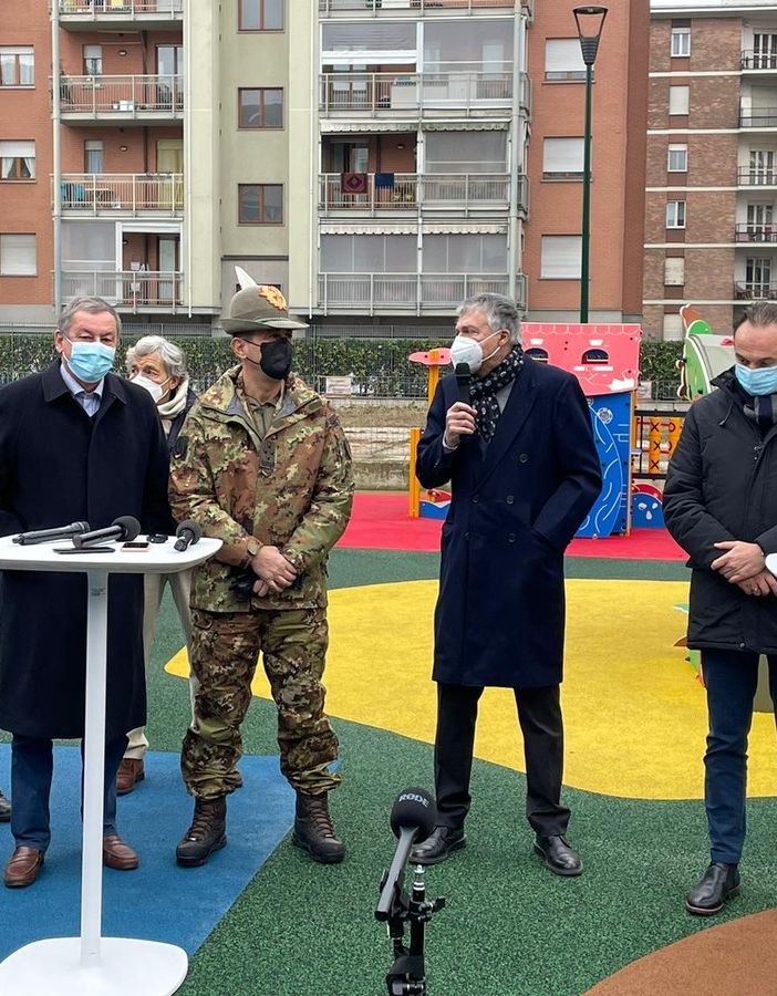 Covid, il generale Figliuolo all'hub vaccinale di via Gorizia: &quot;Richiamo a 4 mesi scelta equilibrata&quot;