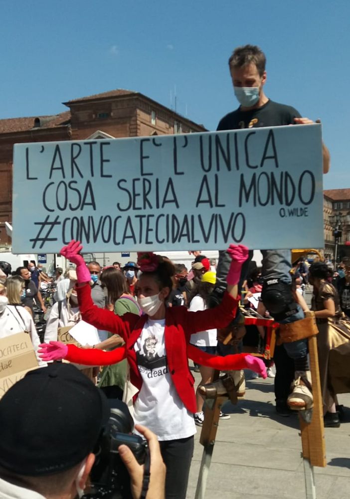 Senza l'arte non si riparte: il mondo dello spettacolo in piazza a Torino per la dignità [FOTO]
