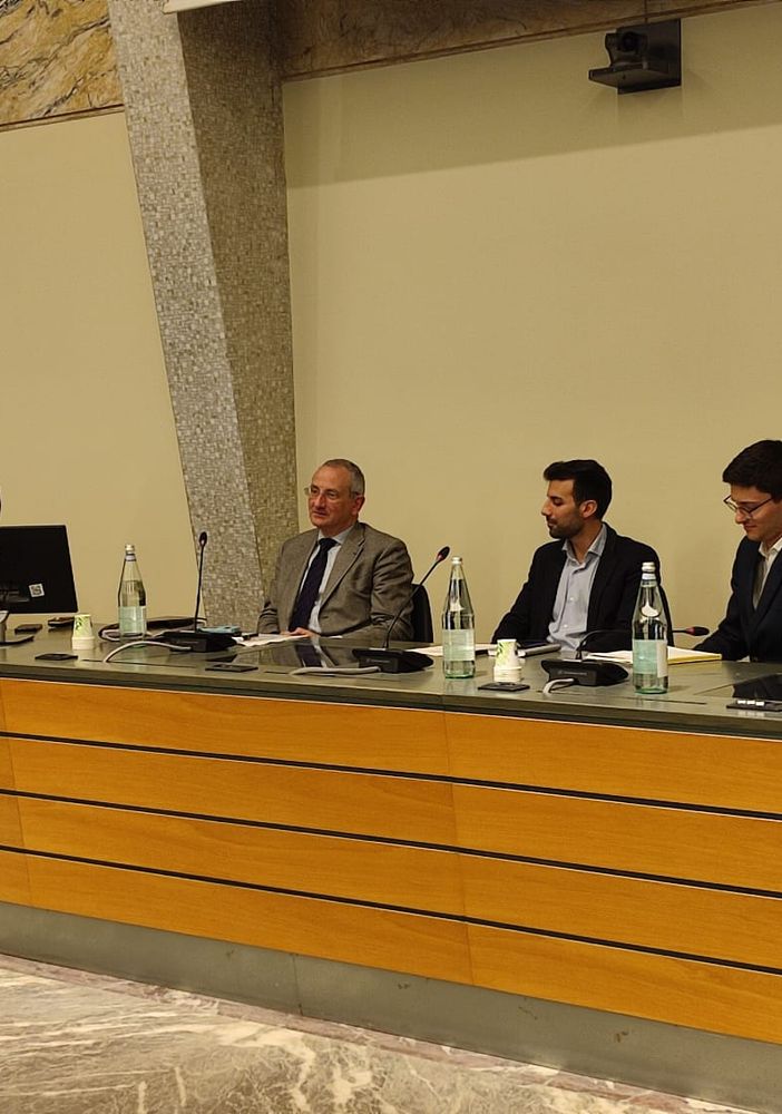 Figli di coppie gay registrate all'anagrafe, la città di Torino ha trasmesso gli atti in Prefettura e Procura