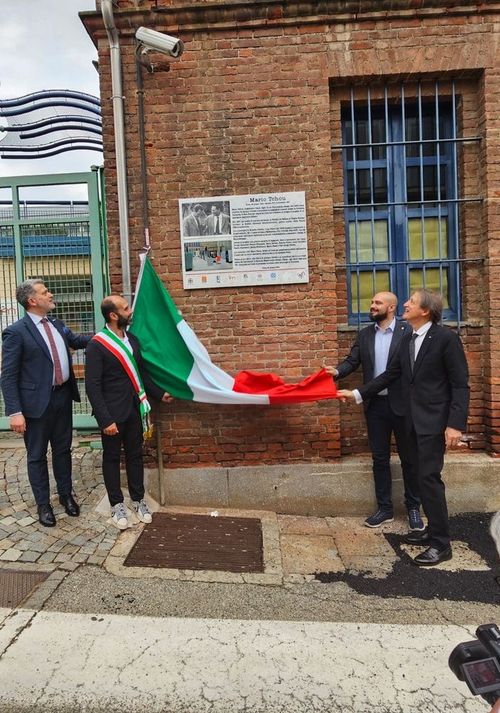 Ad Ivrea scoperta la Targa dedicata a Mario Tchou e assegnato il Premio “Roberto Olivetti e Mario Tchou” a Emanuela Giulietti