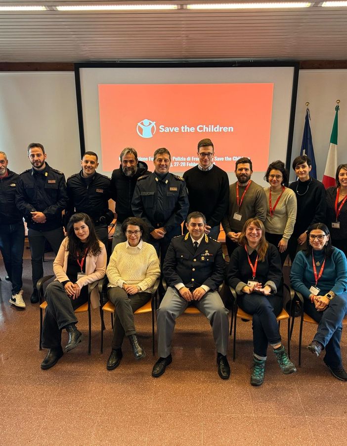 La Polizia di Frontiera di Bardonecchia chiede il supporto di Save The Children per la gestione dei flussi migratori
