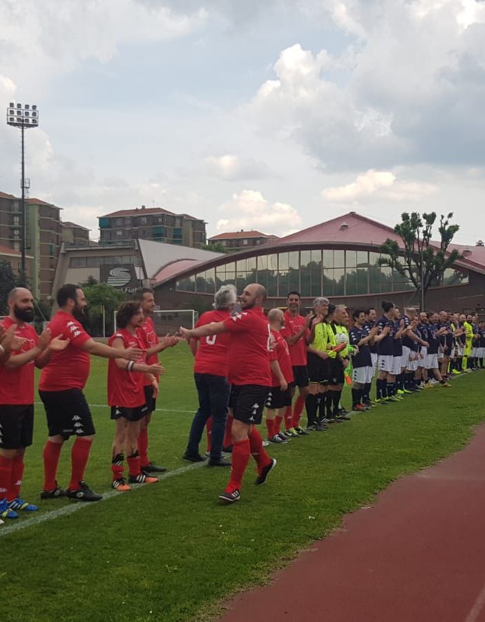 Chef in campo a Torino contro il cancro, vincono i blu con i goal di Ricatto e Yari