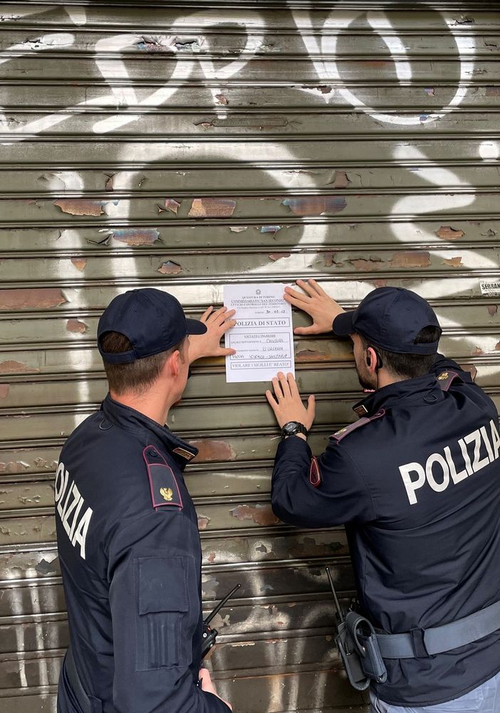 Blatte e assenza di barriera anti-ratti, carne mal conservata e mancanza di igiene: chiuso un ristorante in zona Porta Nuova