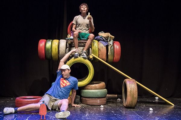 Lo spettacolo &quot;Fratelli in fuga&quot; in scena stasera a Moncalieri per Storie cucite a mano