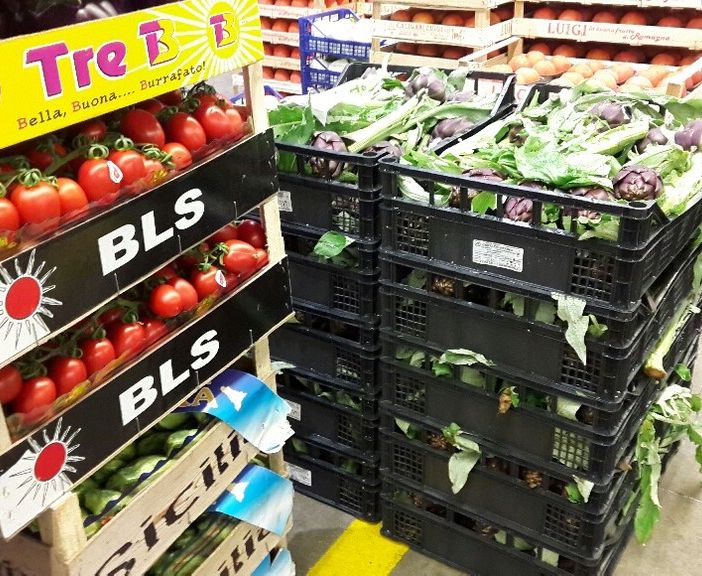 Coronavirus, Torino stanzia 800 mila euro per il cibo dei panieri solidali