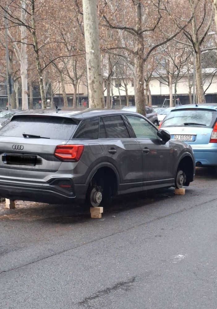 Continuano i furti di pneumatici nella zona sud di Torino