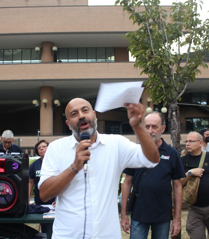Paragone (Italexit) a Torino: &quot;Qui grande fermento, Verra il nostro candidato No Green Pass&quot; [FOTO E VIDEO]