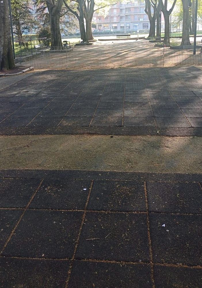 Giardino Cavallotti, l'appello dei cittadini: &quot;Rivogliamo la nostra altalena&quot;