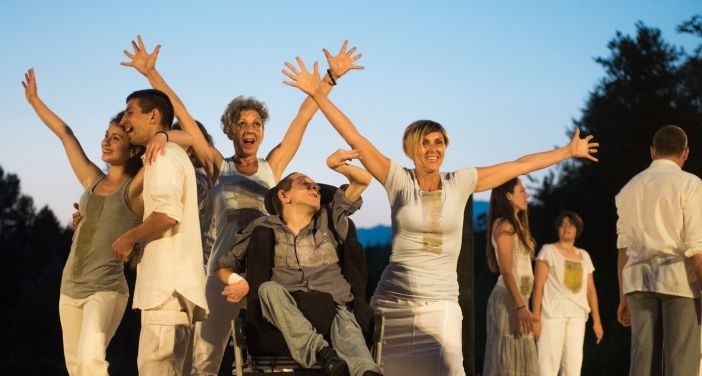 A Lunathica in scena i sogni di carta dei ragazzi dei centri diurni