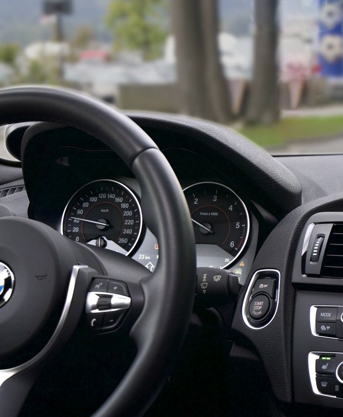 Come funziona un localizzatore GPS per auto?