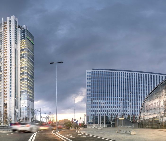I clienti Intesa Sanpaolo potranno prelevare e fare pagamenti in 45000 esercizi