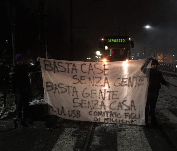 Gli occupanti di Falchera in corteo: “La lotta per la casa continua”