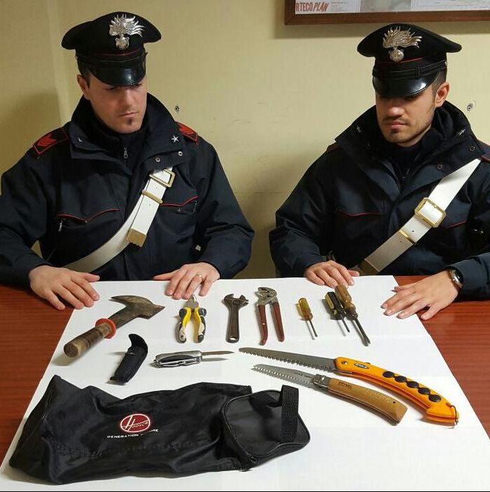 A Locana denunciati perché trovati con attrezzi da scasso in macchina