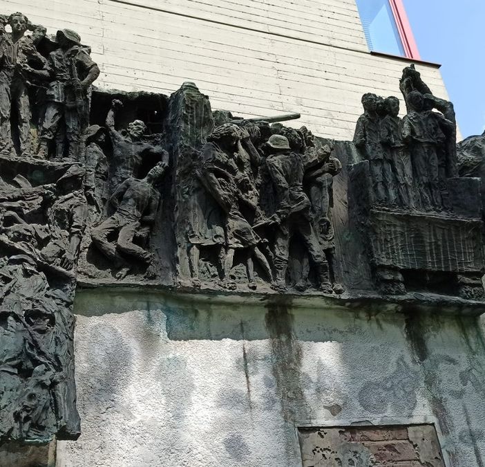 Vandalizzato 6 anni fa, l'Anpi V Circoscrizione: &quot;Restaurate il monumento di Ignazio Vian&quot;