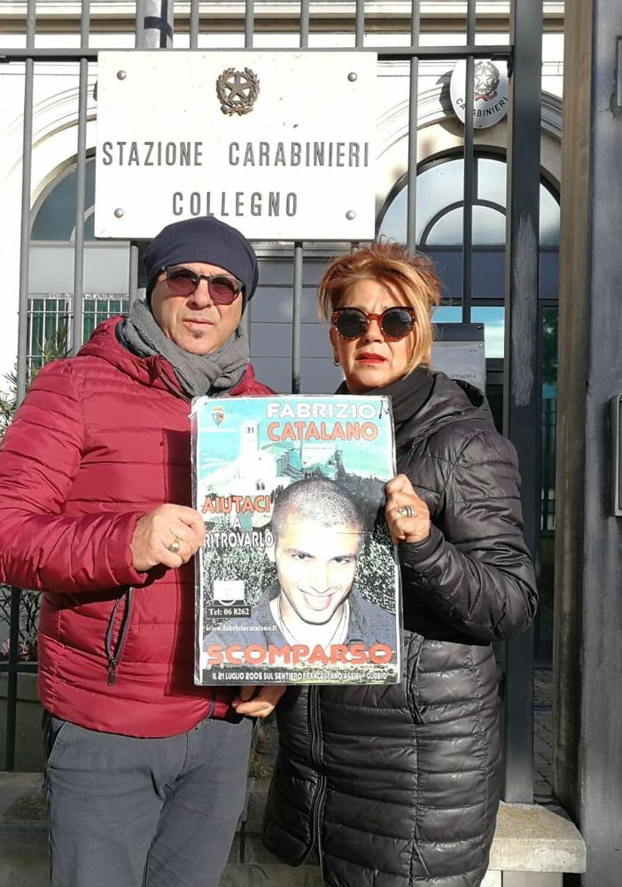 Collegno, i genitori di Fabrizio tentano anche l’esame del dna