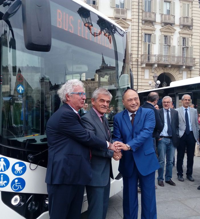 A Torino per la prima volta in Italia una flotta di bus elettrici