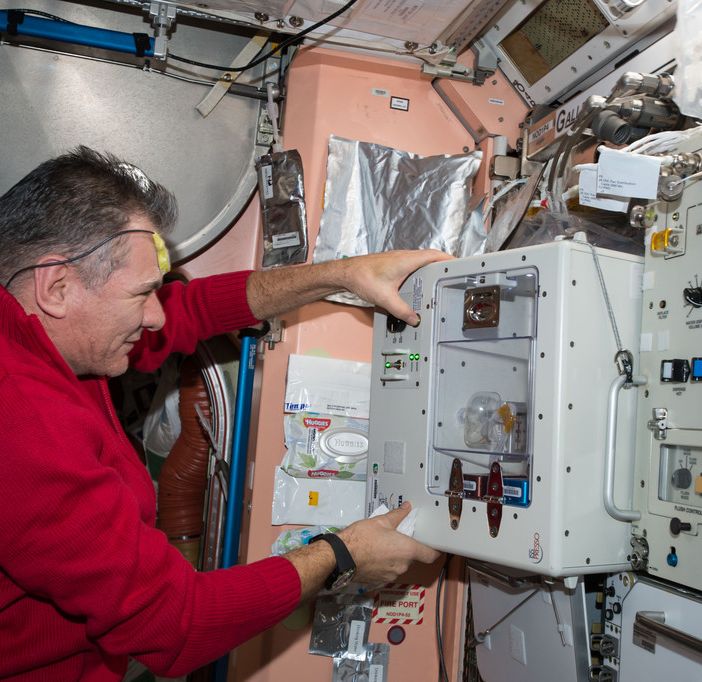 Il caffè di Torino in orbita: Paolo Nespoli celebra così l'International Coffee Day