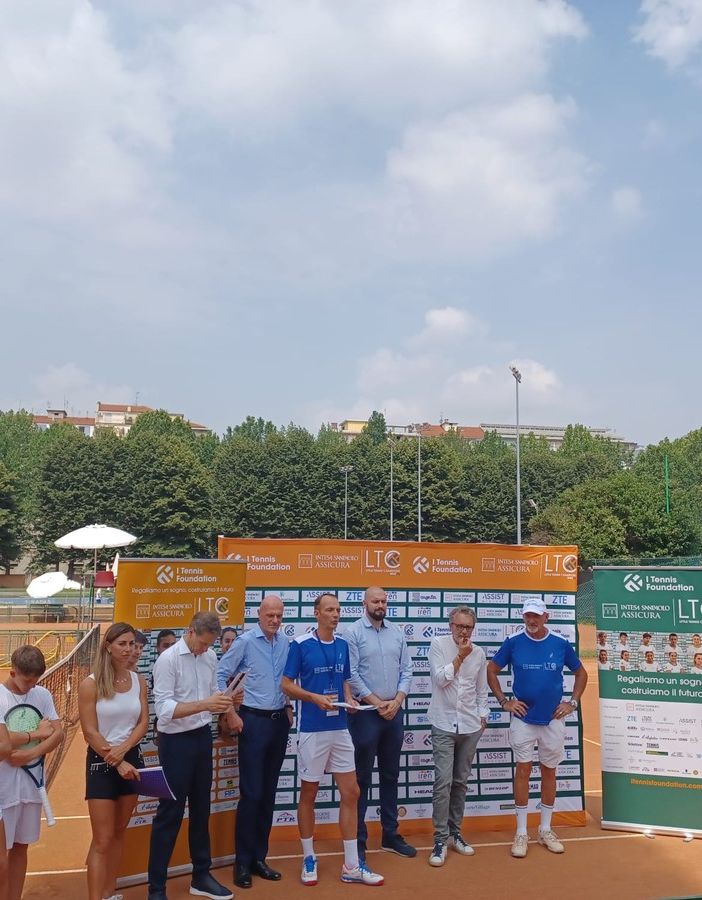 Grazie a I Tennis Foundation, quattro ragazze ucraine dimenticheranno la guerra per imparare lo sport della racchetta